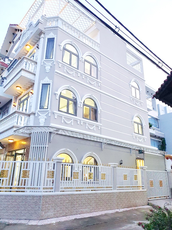 Bán biệt thự phố góc 2 mặt tiền hẻm 8m 2266 Huỳnh Tấn Phát Nhà Bè. 