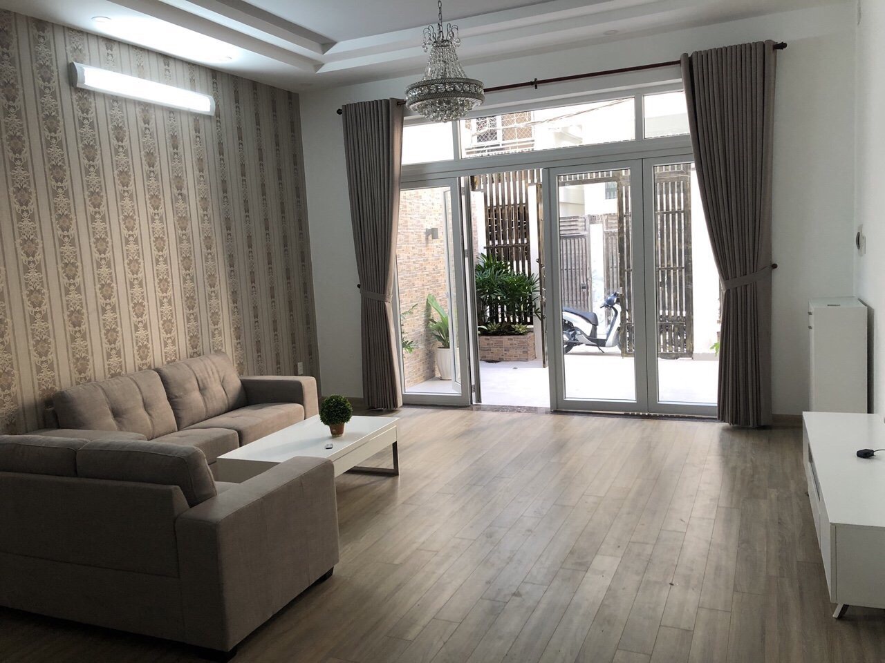 Bán nhà rất đẹp khu VIP HXH 9m đường Nguyễn Trãi quận 5, DT: 4.2x16m, trệt 2L ST, giá 12 tỷ 
