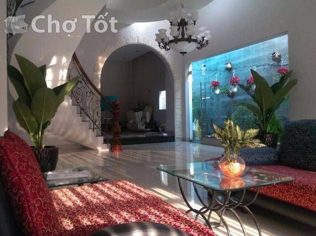 Bán nhà khu đồ nội thất xây dựng Ngô Gia Tự, Q10, DT: 7.25x15m, NH: 7.35m, 5 lầu