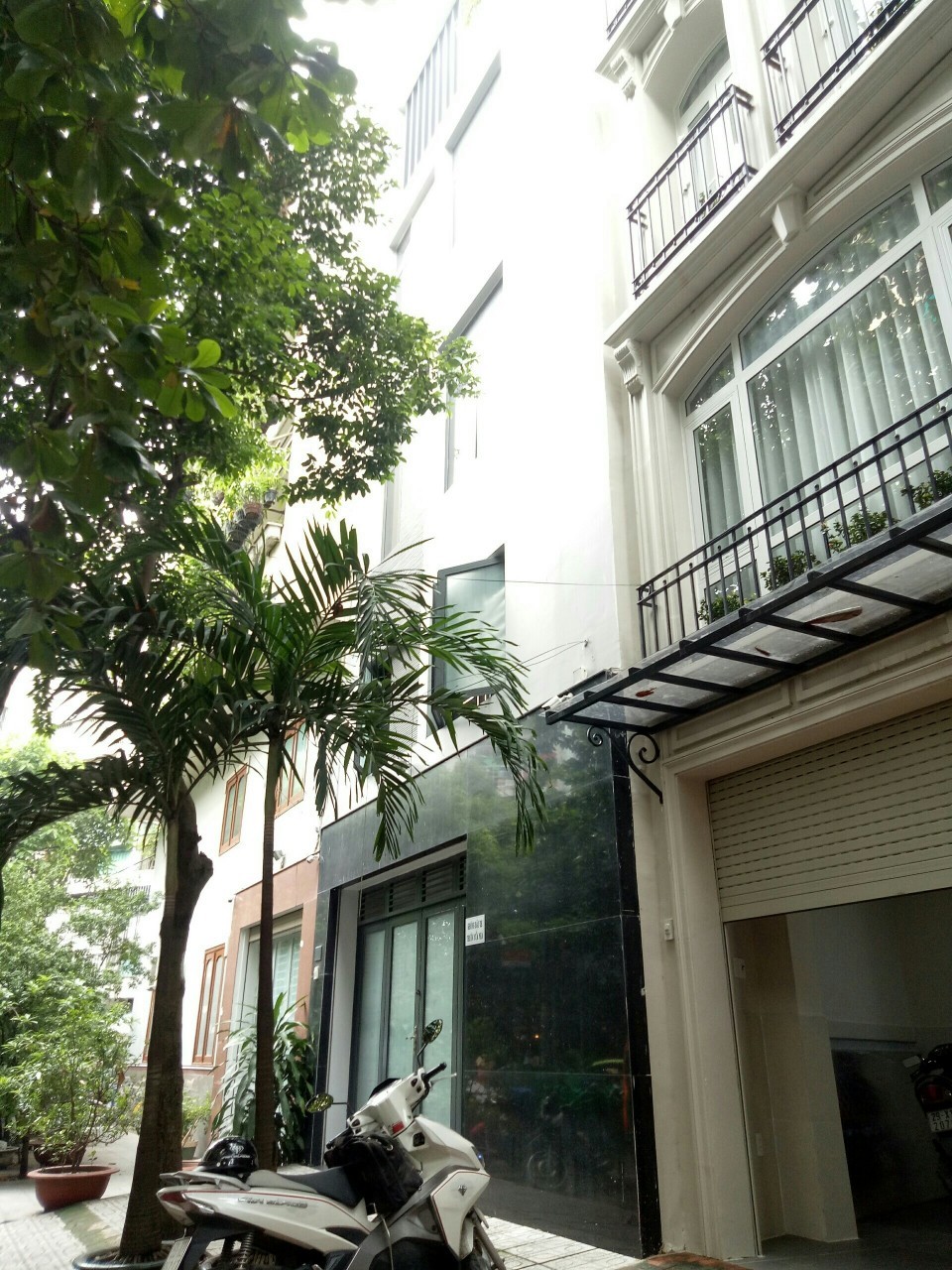 Bán nhà hẻm kinh doanh hẻm 163/ đường Tô Hiến Thành, Q10. 51m2, nhà mới 4 lầu, 5PN, 6WC chỉ với 9 tỷ hơn 