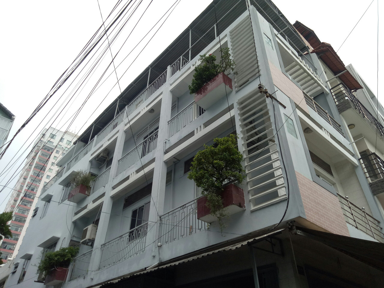 Cần bán căn biệt thự hẻm 10m, 101 Nguyễn Chí Thanh, phường 9, quận 5. (8mx22m) giá 28 tỷ