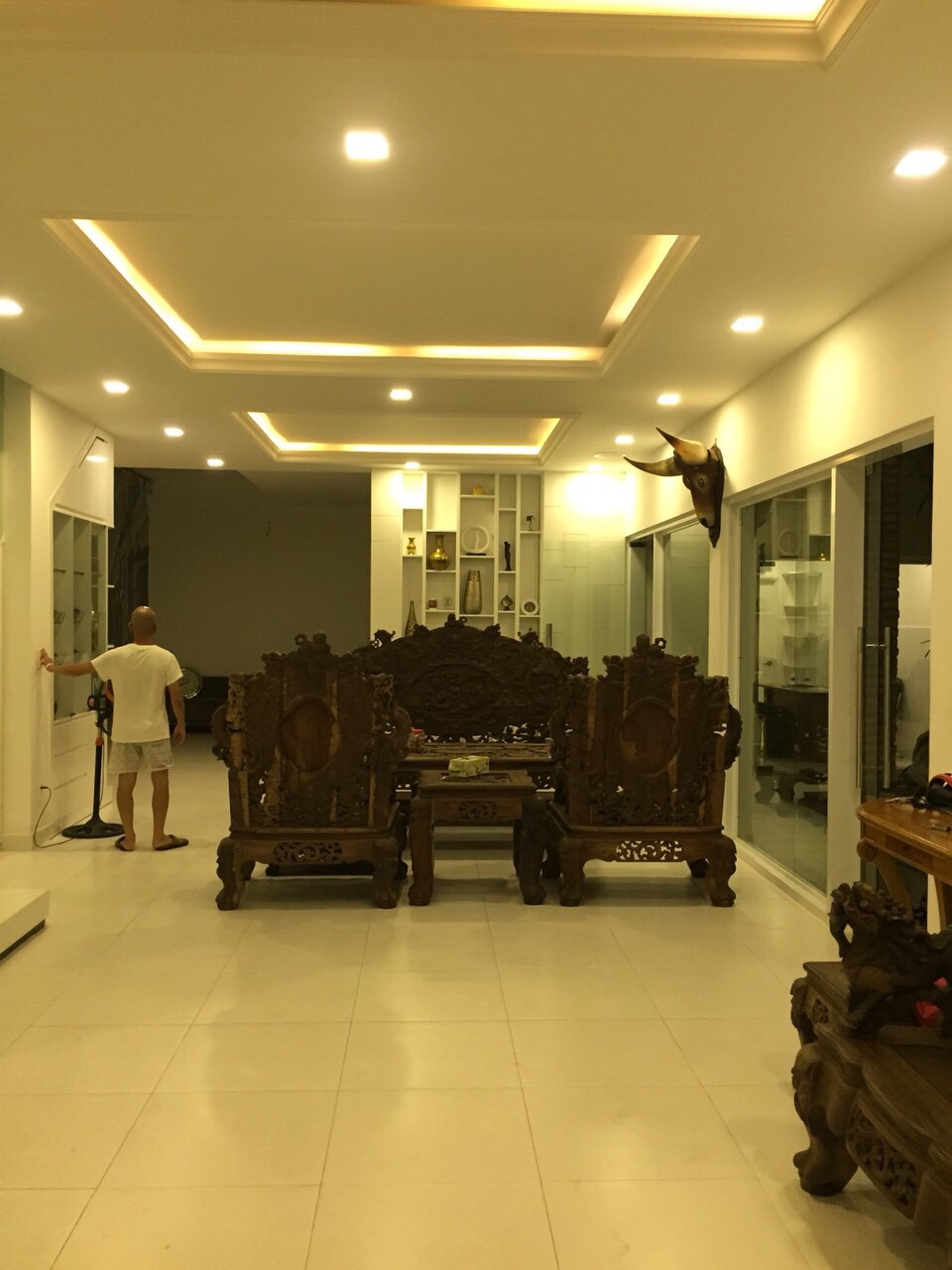 Bán nhà mặt tiền nội thất cao cấp, thiết kế đẹp đối diện chợ Nguyễn Văn Trỗi, vuông vức có 2 gara ô tô giá 51 tỷ   0908199609