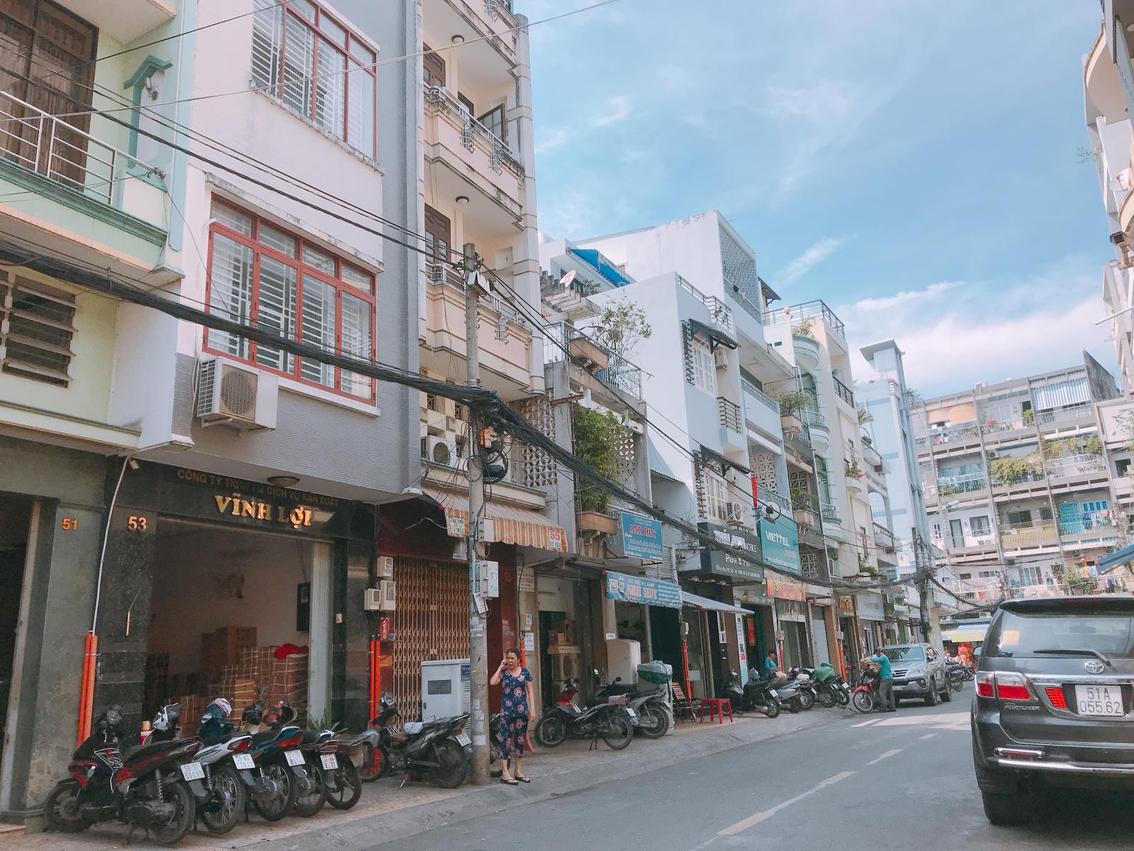 Bán nhà mặt tiền đường Nguyễn Trãi KD thời trang, DT 4x18m, Giá 35 tỷ