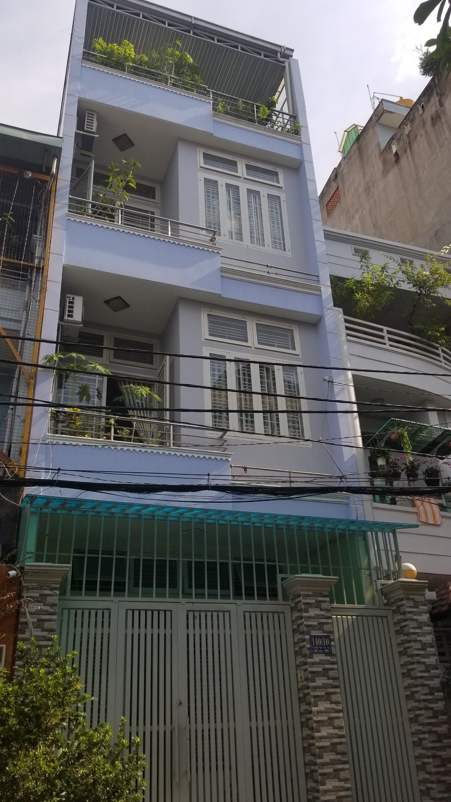 Bán nhà MỚI 100% mặt tiền Nguyễn Văn Nghi, P7, gần City Land, DT: 4x16m,3 lầu giá 10,5 tỷ