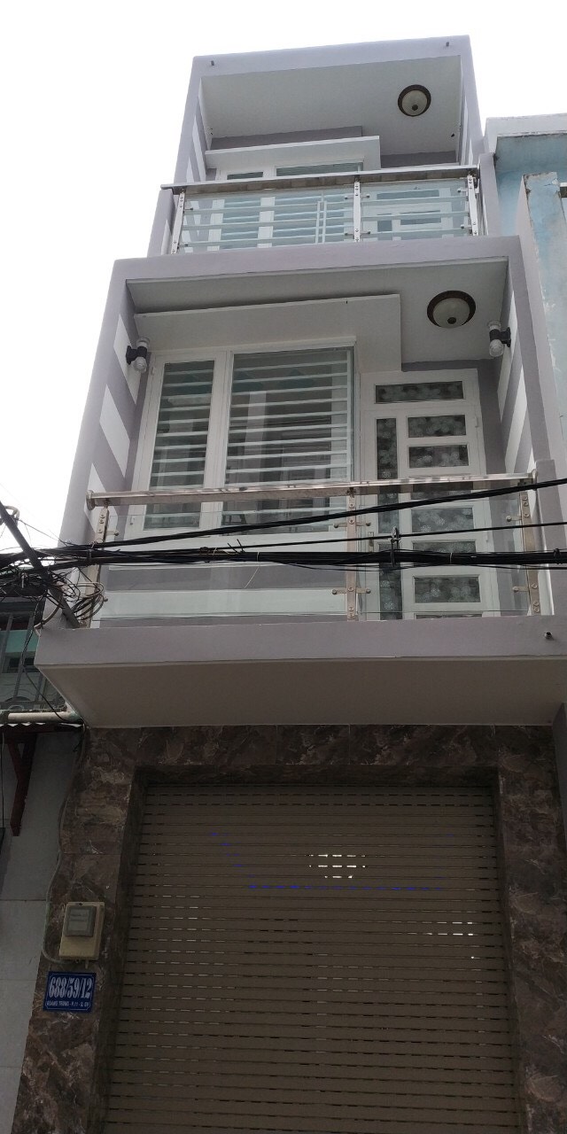 Cần bán gấp căn nhà nằm ngay trên đường Đinh Tiên Hoàng, quận Bình Thạnh, sang tên liền tay, 0938193753