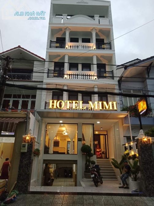 Bán gấp Hotel MT đường 10m Lê Văn Thọ, F11, DT 6,2x19m, 5 tầng, giá 18 tỷ