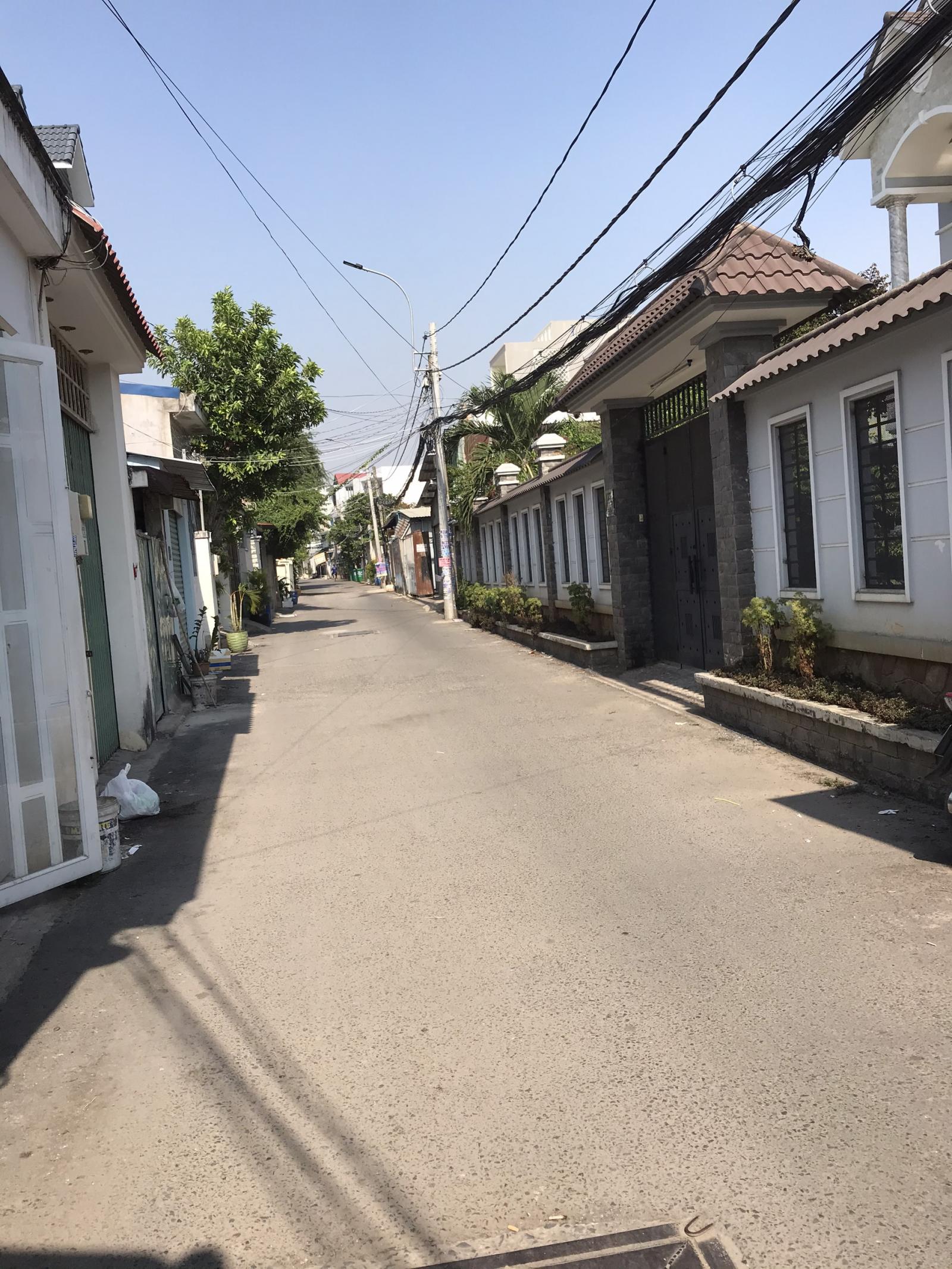 Nhà  1 trệt 2 lầu ,sổ hồng riêng đường 475 Phước Long B, gần KDC Khang Điền, Quận 9 thích hợp an cư và đầu tư