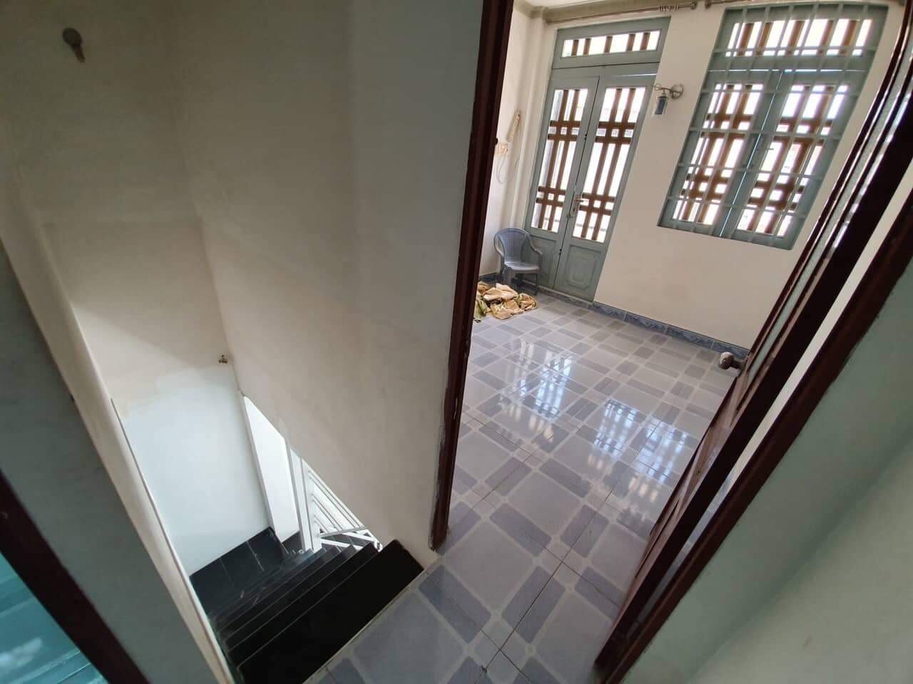 Nhà  1 trệt 2 lầu ,sổ hồng riêng đường 475 Phước Long B, gần KDC Khang Điền, Quận 9 thích hợp an cư và đầu tư