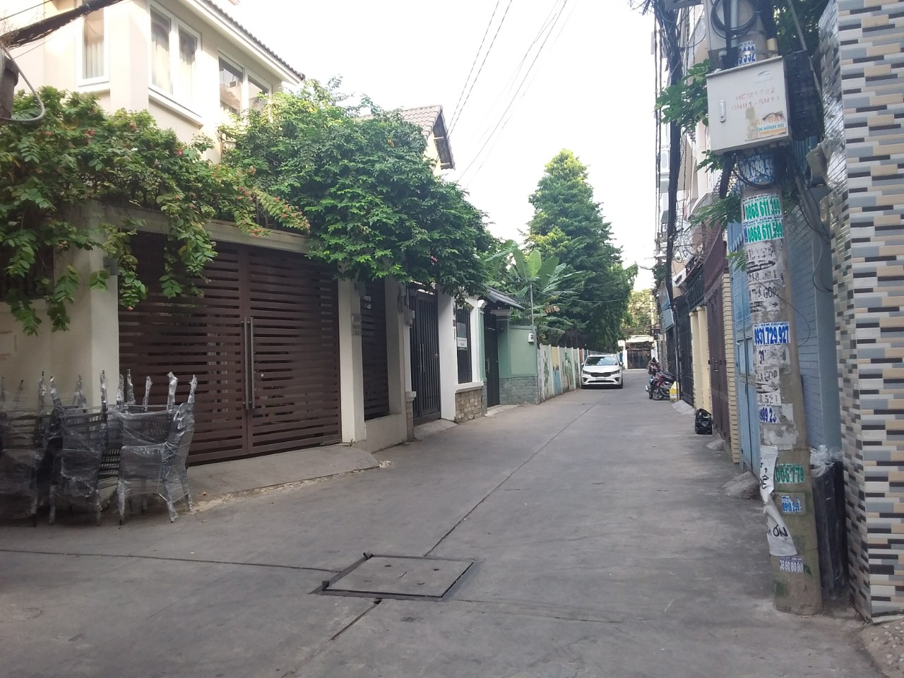 Nhà đường Đặng Văn Ngữ, phường 10, Q. Phú Nhuận; dt 6,2x22m; giá 21,5 tỷ.