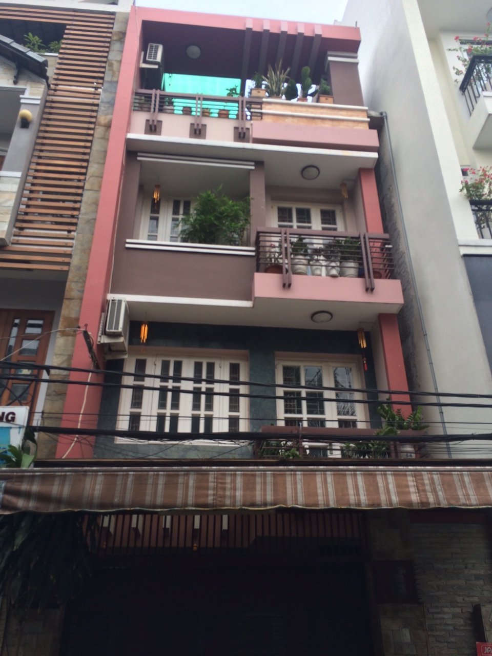 Bán nhà 4 lầu thang máy mặt tiền đường Tăng Bạt Hổ, P. 12, Q. 5. DT: 4x27m