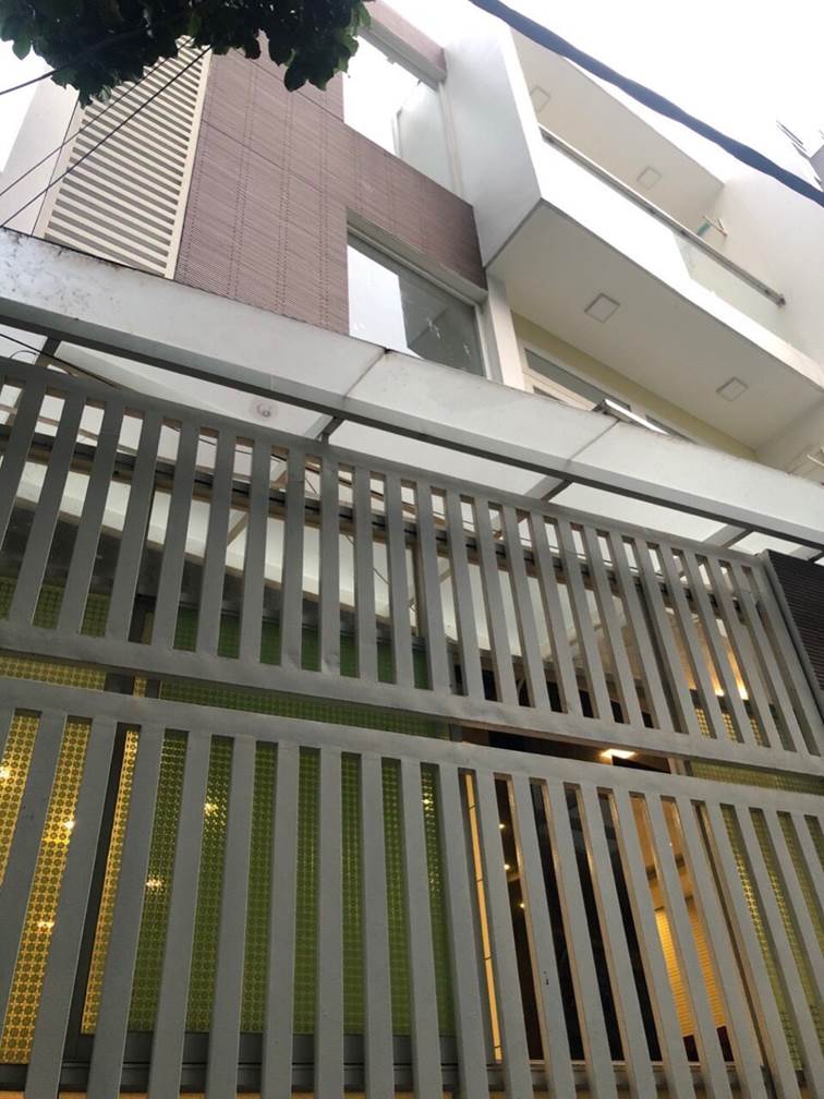Cần tiền bán gấp biệt thự Bà Hom, Q.6, DT: 7x8m, giá chỉ 5 tỷ, LH:0915190011