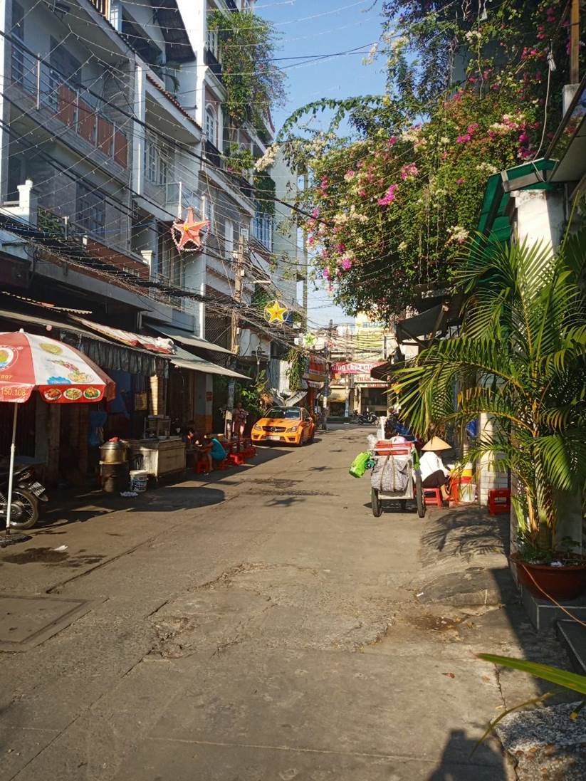 Bán gấp trước tết nhà DT:4x17m, nở hậu, đường Lạc Long Quân, p5, q.11, chỉ 7.2 tỷ, LH:0915190011