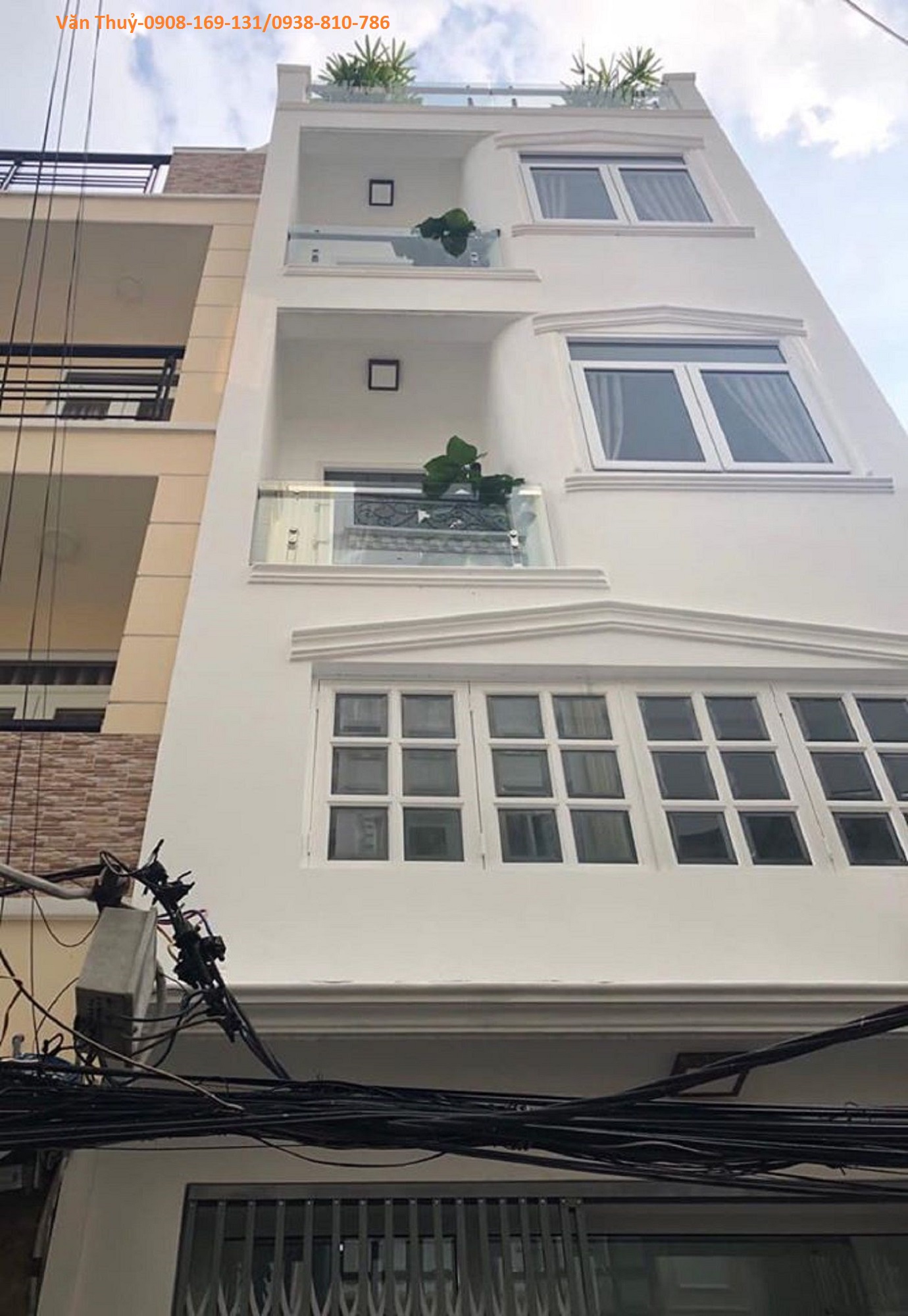 . Nhà 1 trệt 2 lầu, sân thượng, Ngay Phùng Văn Cung Phú Nhuận. 3,2 tỷ.