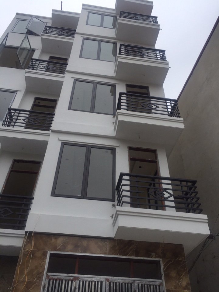 Bán nhà đường Nguyễn Hồng Đào, DTSD: 160m2 trệt, lửng, 3 lầu, ST, giá 8.8 tỷ,