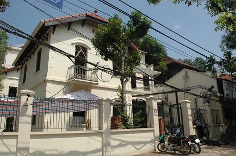 Biệt thự 2 tầng cũ đường Nhất Chi Mai, P.13, đất 12 x 39