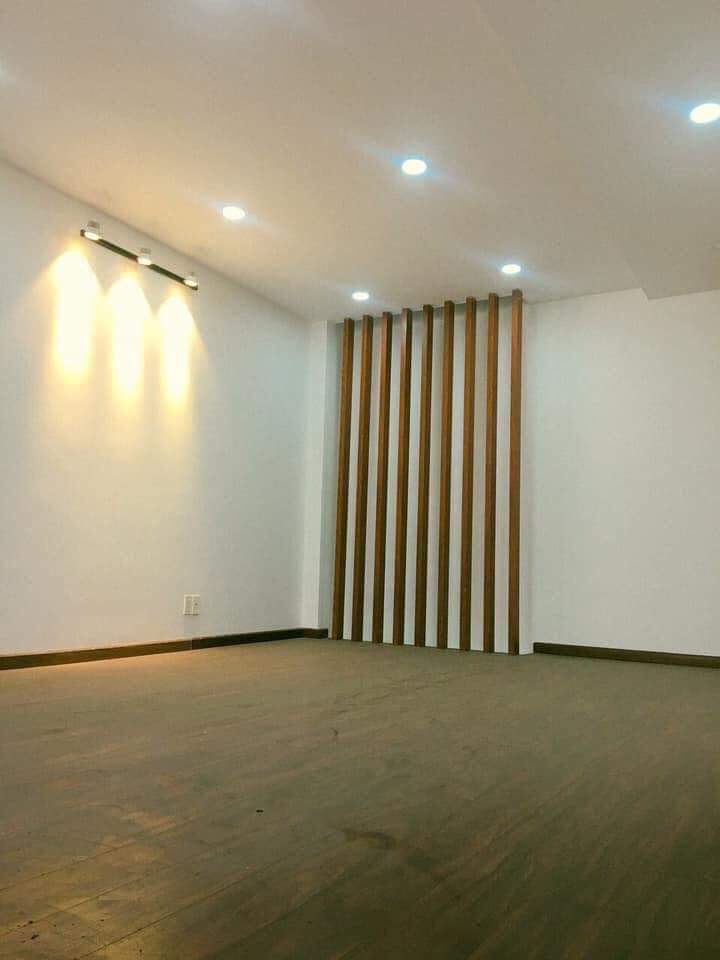 Nhà VIP HXH Lạc Long Quân, P.11,Tân Bình, 60m2(4×15),ba lầu, giá 7.9tỷ. 