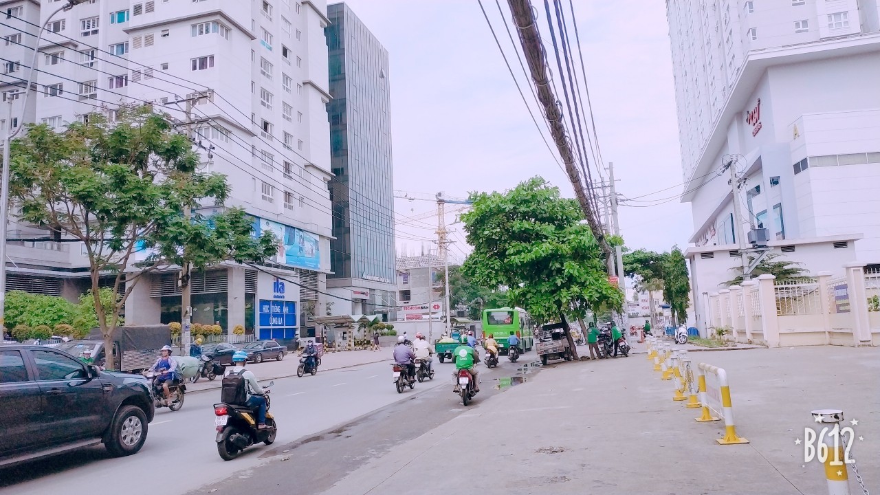Bán khuôn đất siêu đẹp hẻm 8m Nguyễn Xí, phường 26, Bình Thạnh, giá 68 tr/m2, 0913773636