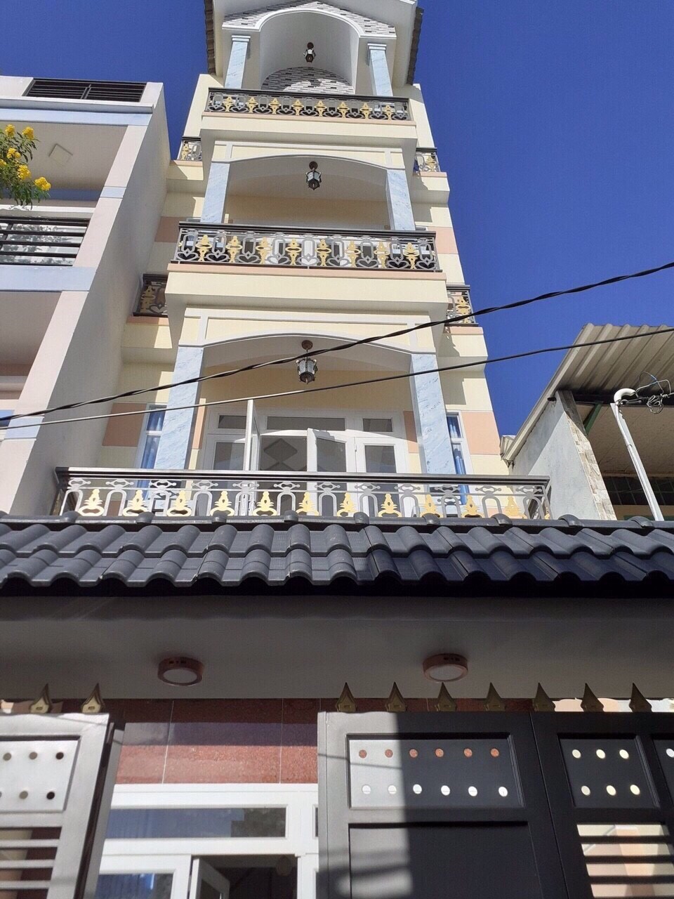 Bán nhà mặt tiền cư xá Nguyễn Trung Trực phường 12 quận 10, giá 11.5 tỷ, mua ở rất tốt