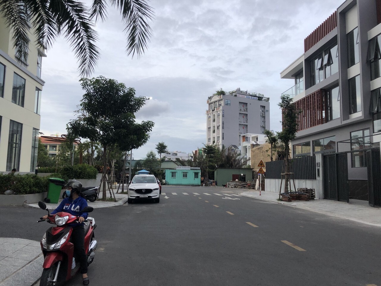 Biệt tThự Quận 7 Nguyễn Thị Thập, đối diện siêu thị Big C, giá tốt , CC: 0938.694.268