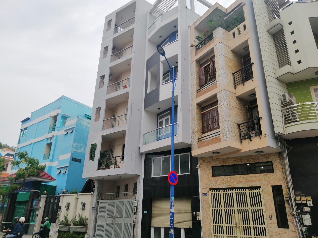 Cho thuê nguyên căn làm căn hộ mini, hotel, spa Phùng Văn Cung, P3, Phú Nhuận. 40tr/th LH: 0908199609