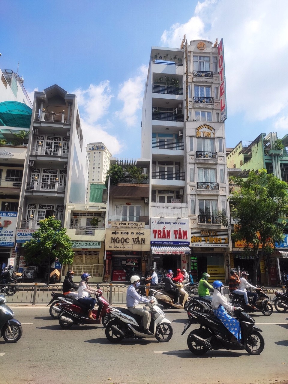 Bán nhà 2 mặt tiền phố Lý Thường Kiệt, Quận 10 - đngay XigrandCourt. (4x18m), 3 tầng, giá 21 tỷ TL