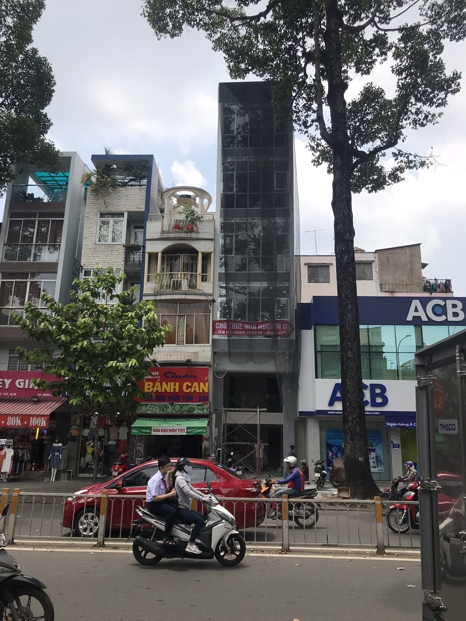 Bán nhà MT phố Lý Thường Kiệt, Quận 10 - đối diện SVĐ Phú Thọ. (4x18m), 3 tầng, vỉa hè 5m, giá 22 tỷ TL