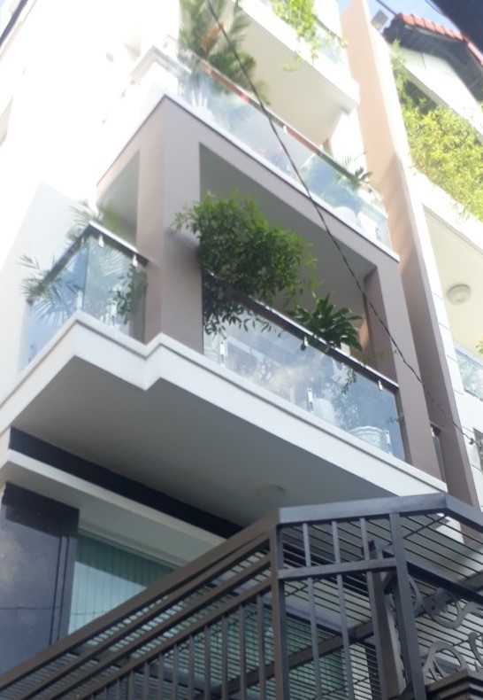 Nhà giá rẻ Phú Nhuận, Phan Xích Long, 36m2 5 tầng, giá sock 4.4 tỷ, LH: 0902893486.