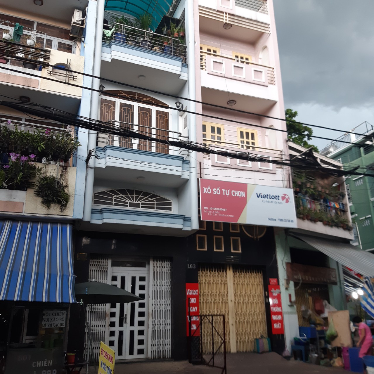 Chinh chủ bán mặt tiền 163 Lò Siêu quận 11 vị trí đẹp có vỉa hè rộng 4 mét, nhà trệt + 4 lầu đúc thật 100% DT3.5x12m hoàn công đầy đủ bán 10.2 tỷ TL