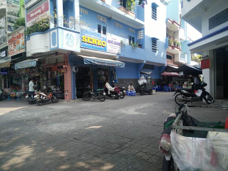 Cần bán gấp MT Minh Phụng, q.11, giá chỉ 11.5 tỷ, LH: 0915190011