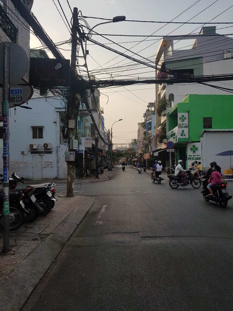 Bán gấp MT Xóm Đất, Q.11, giá không tưởng dưới 8 tỷ, LH: 0915190011