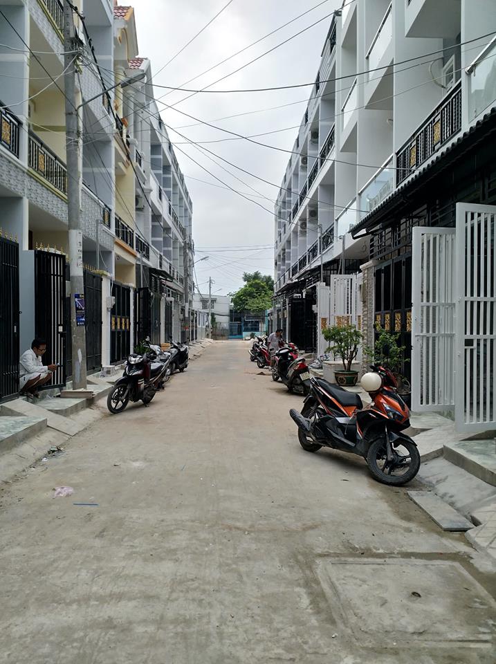 Bán gấp nhà phố 4 tầng, 3.2 x 13m, đường Lê Văn Lương, gần BV Nhà Bè, 2.35 tỷ