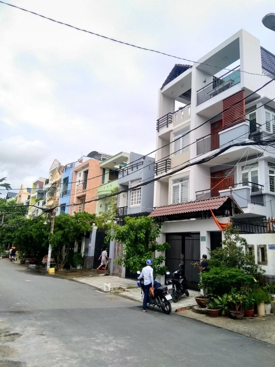 Cần bán gấp căn nhà HXH Đs 11, TN Phú B; 4x20m 2 lầu; giá 5,35 tỷ