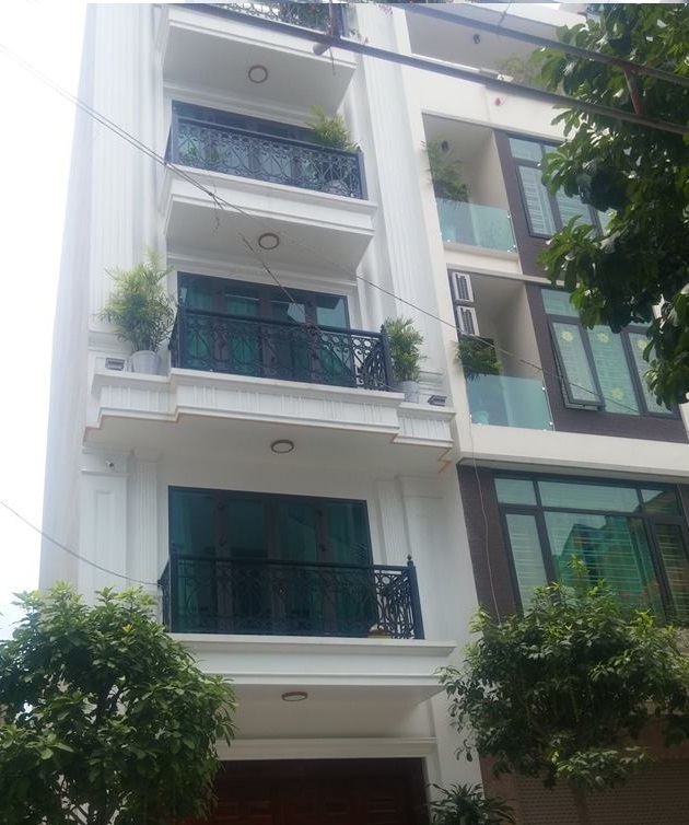 Cần bán gấp nhà mặt tiền Phùng VăN Cung, Phường 4, Quận Phú NhuậnDt:4,8mx11m. vuông vức,nhà mới xây