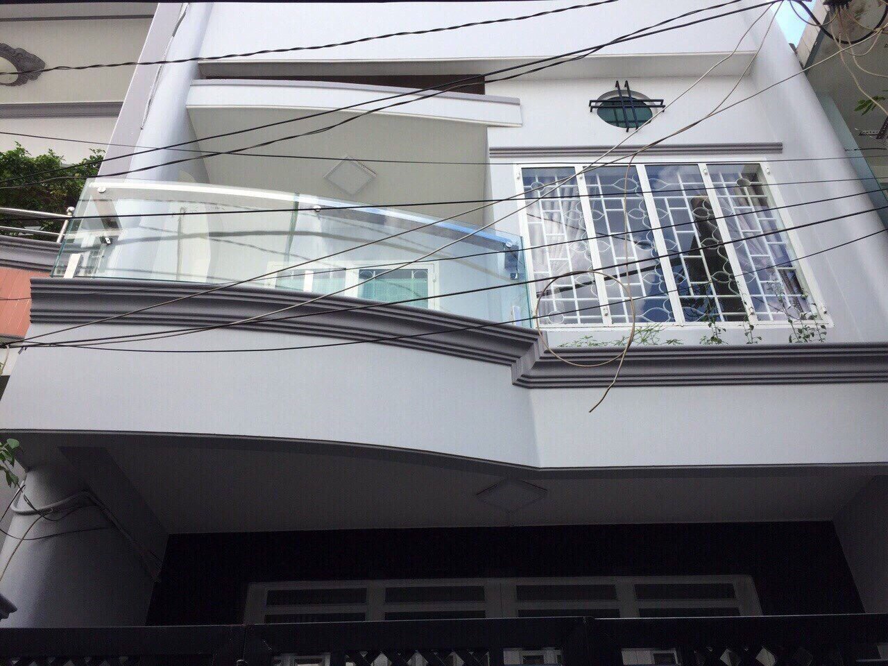 	Định cư bán gấp nhà HXH Lạc Long Quân, DT: 3.6x16m, chỉ 6 tỷ 5 LH: 0915190011, Q.11