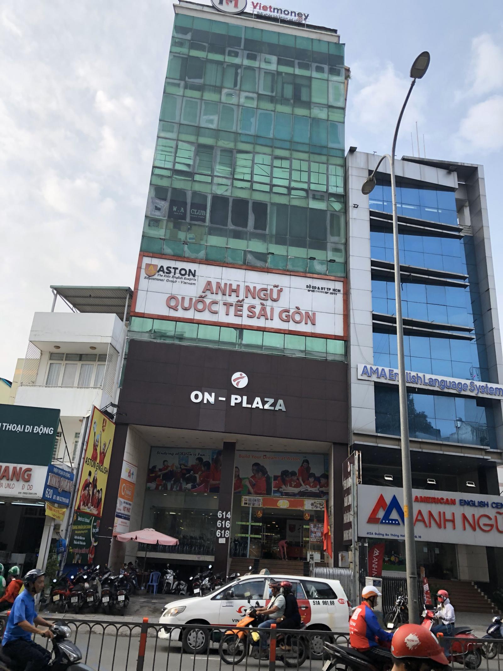 Mặt tiền Ba Tháng Hai sát Vạn Hạnh Mall, P12, Q10, 4x15m. Giá 28,8 tỷ