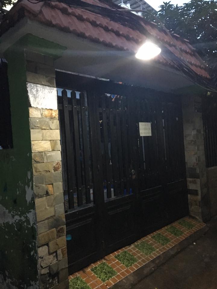 Cần bán gấp MT Minh Phụng, q.11, giá chỉ 11.5 tỷ, LH: 0915190011