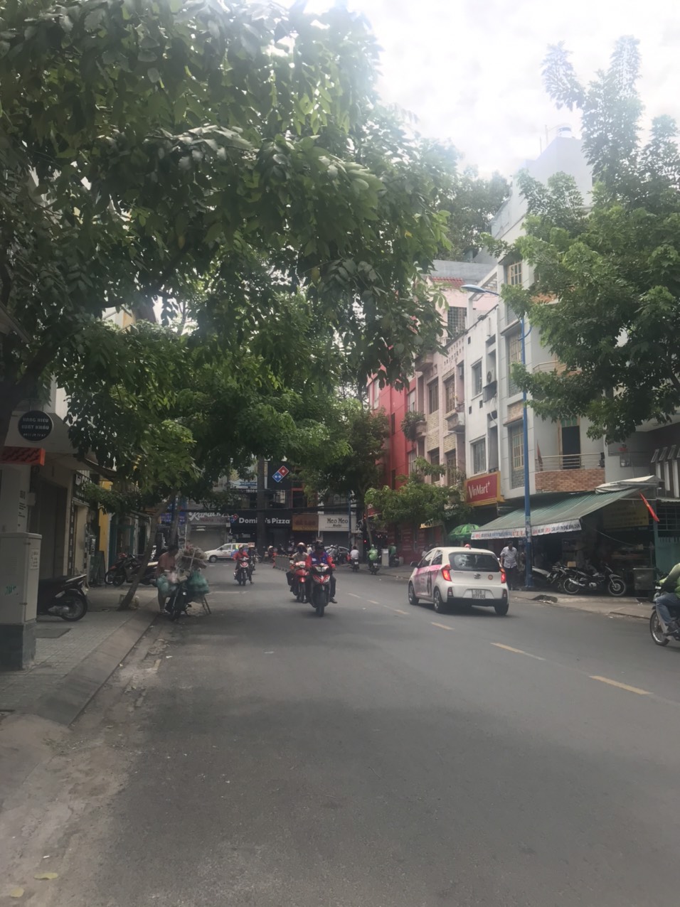 Nhà mặt tiền đường Nguyễn Trọng Tuyển. Thích hợp kinh doanh
