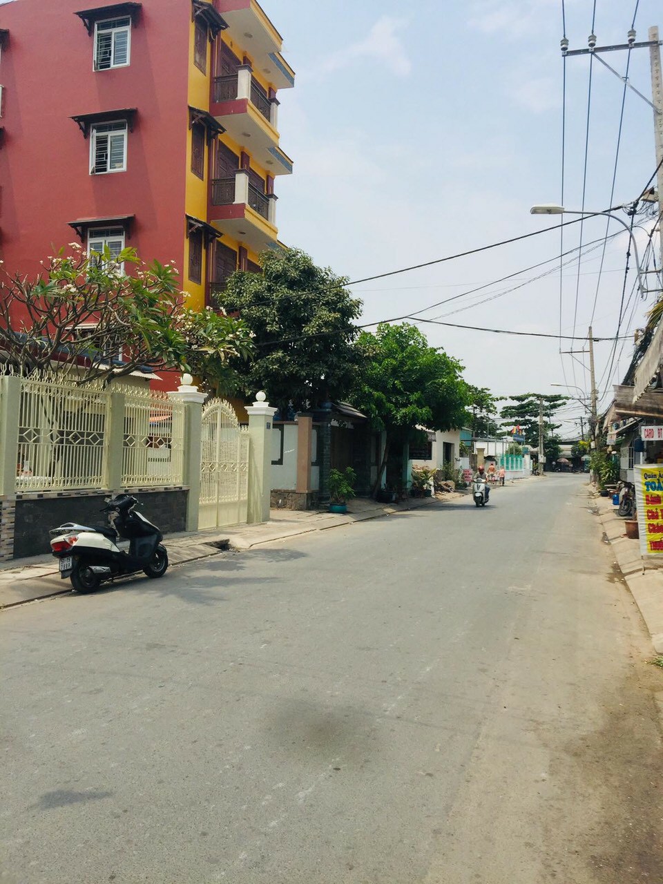 Nhà mặt tiền đường 1 Nguyễn Duy Trinh Long Trường diện tích 150m vị trí đẹp