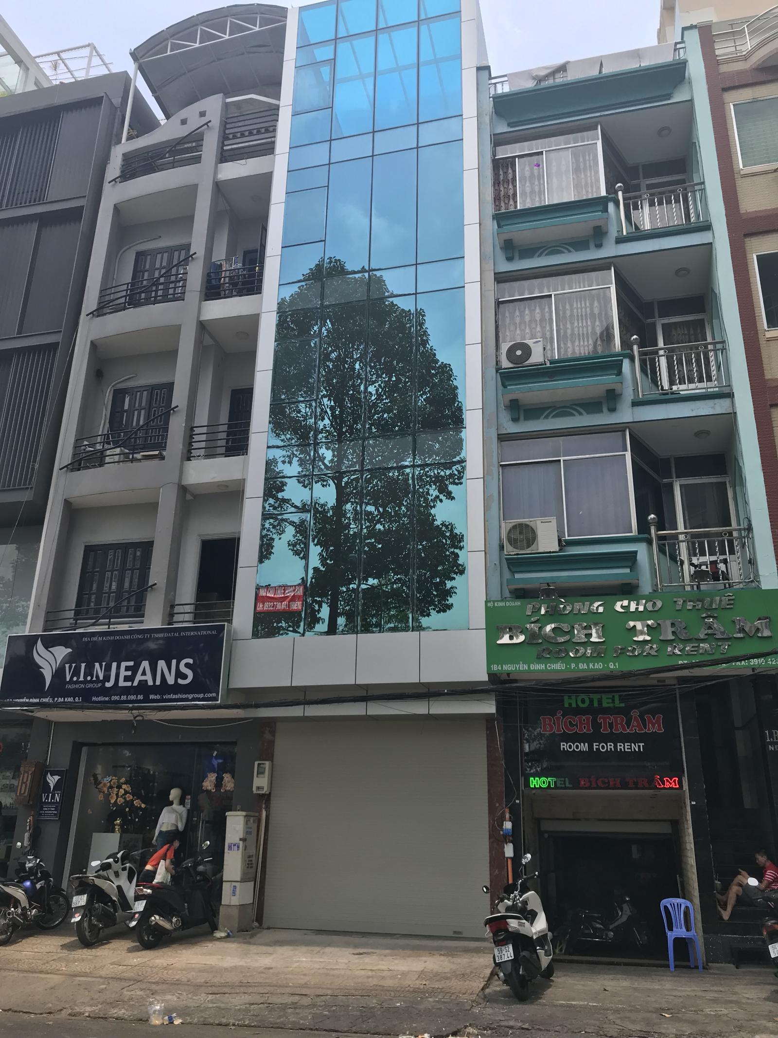 Bán nhà mặt tiền đường Nguyễn Bá Tuyển, phường 12. Diện tích: 245m2 công nhận
