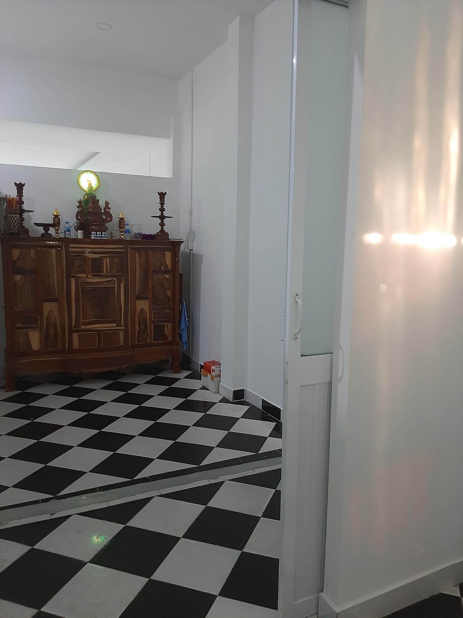Cần bán gấp nhà hẻm nhựa 12m Kinh Dương Vương, DT lớn: 4x20m (nở hậu), chỉ 7.5 tỷ, LH:0915190011