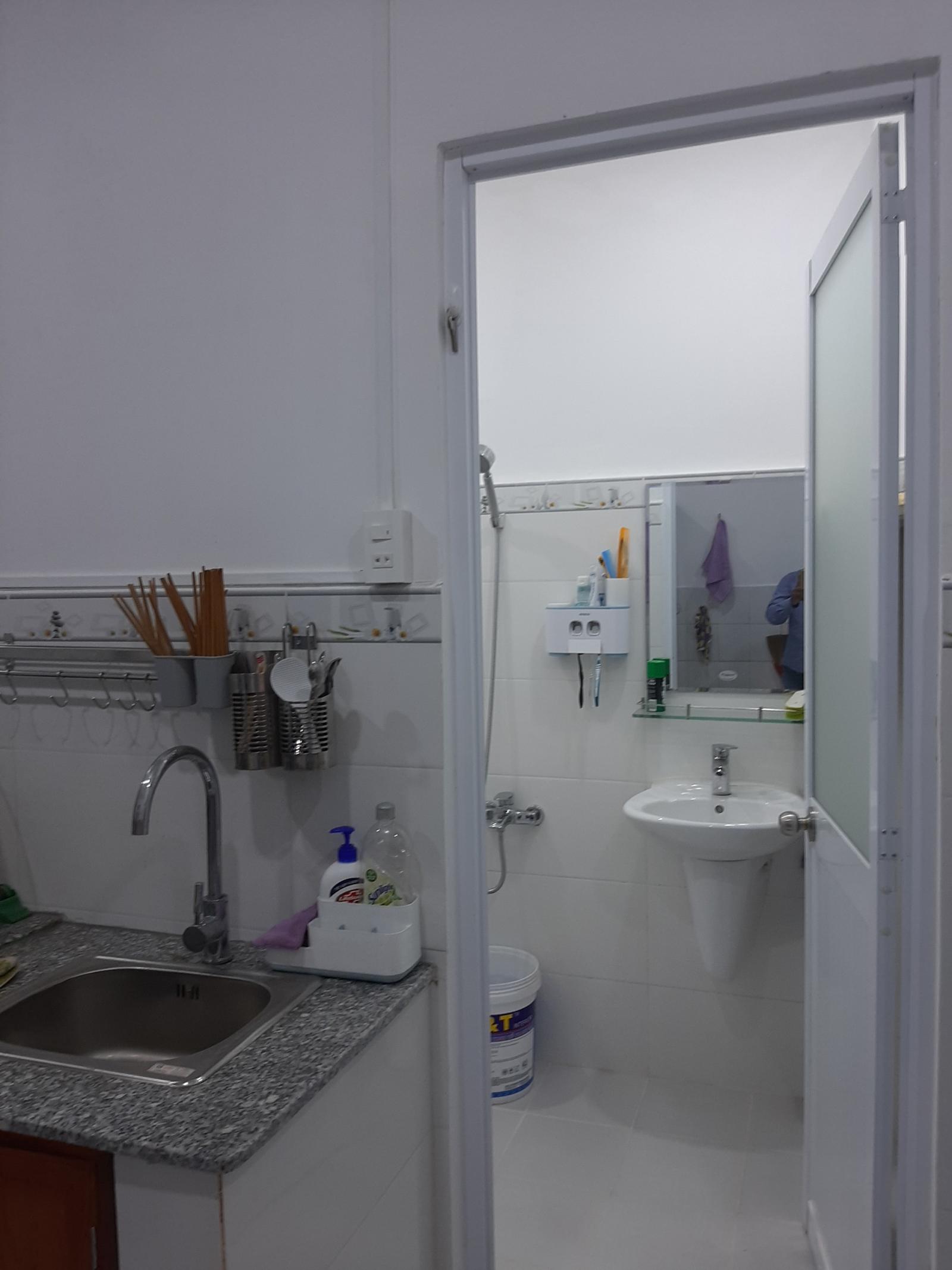 Cần bán gấp nhà hẻm nhựa 12m Kinh Dương Vương, DT lớn: 4x20m (nở hậu), chỉ 7.5 tỷ, LH:0915190011