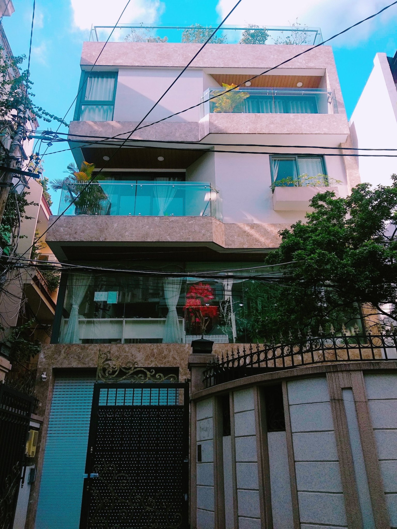 Bán nhà hẻm 10m - khu Xóm Đạo, đường Bành Văn Trân, 4.2x22m, giá chỉ hơn 10 tỷ