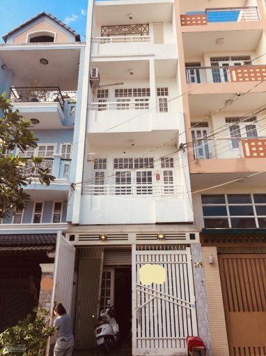 Cần tiền bán gấp nhà Mặt tiền P.1, Q.6, Cao Văn Lầu, DT: 4x16m, chỉ với 17 tỷ 2, LH: 0915190011