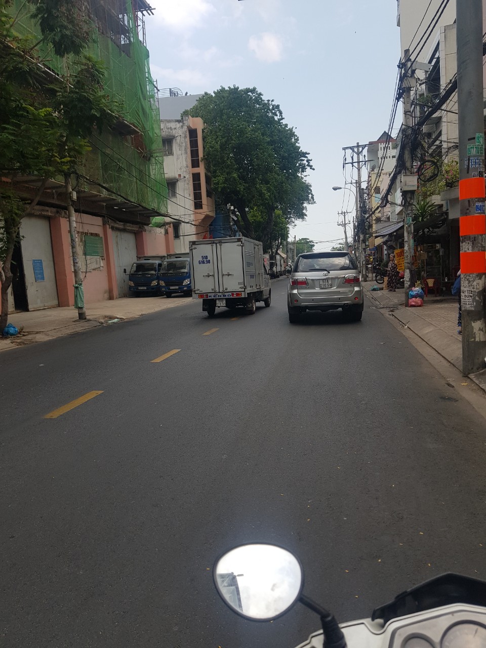 Cần tiền bán gấp nhà Mặt tiền P.1, Q.6, Cao Văn Lầu, DT: 4x16m, chỉ với 17 tỷ 2, LH: 0915190011