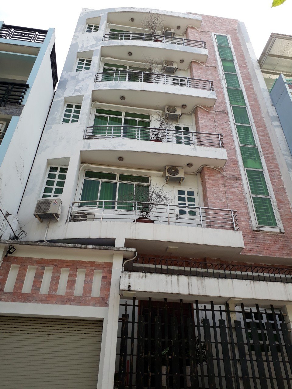Bán nhà 3 mặt tiền đường Trần Phú ( Đoạn 2 chiều) Q5, DT 4x30m, vuông vức, 3 lầu 32,90 tỷ