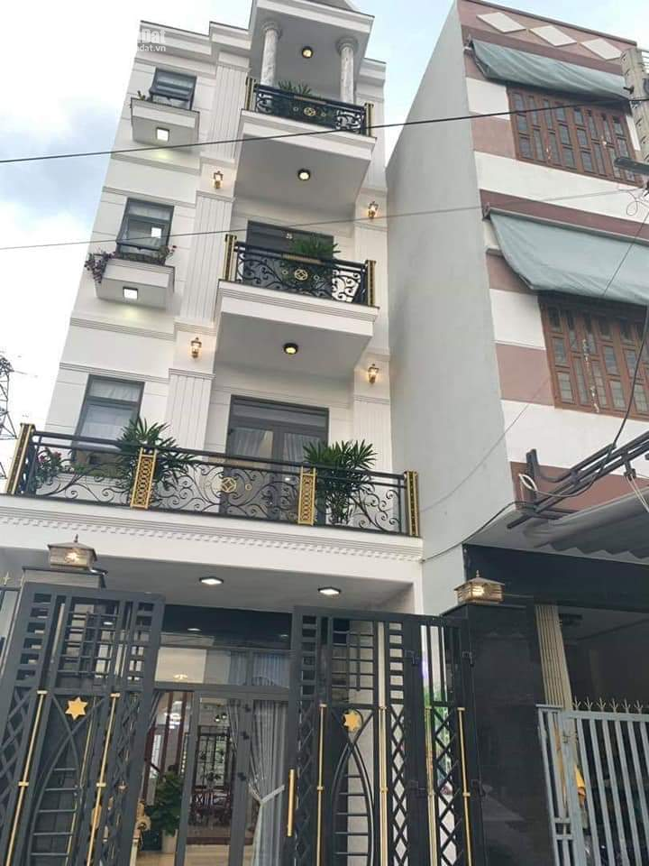 Cần tiền bán gấp nhà Mặt tiền P.1, Q.6, Cao Văn Lầu, DT: 4x16m, chỉ với 17 tỷ 2, LH: 0915190011