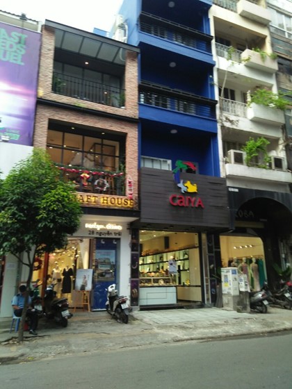  Bán nhà mặt tiền Trường Sơn khu Cư Xá Bắc Hải, Quận 10. DT: 4,8x30m, NH: 10m, CN: 235m2, giá 26,5 tỷ TL