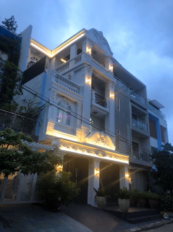 Bán biệt thự HXH 307 Nguyễn Văn Trỗi Q Tân Bình, DT: 10.5x17m, 3 lầu + ST, giá: 33.5 tỷ TL