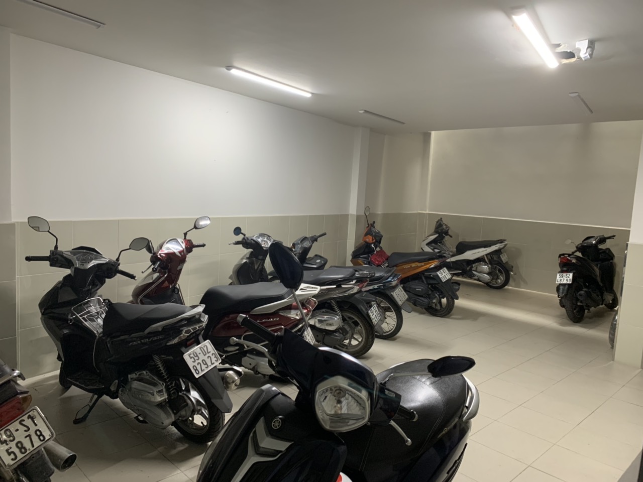 Bán nhà mới xây HXH Hoàng Hoa Thám, Bình Thạnh, giá 17 tỷ TL, thu nhập  80tr/tháng.