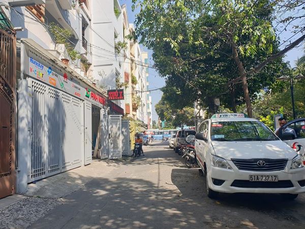 Nhà MT Nguyễn Cư Trinh 100m2, Quận 1 cạnh dự án 